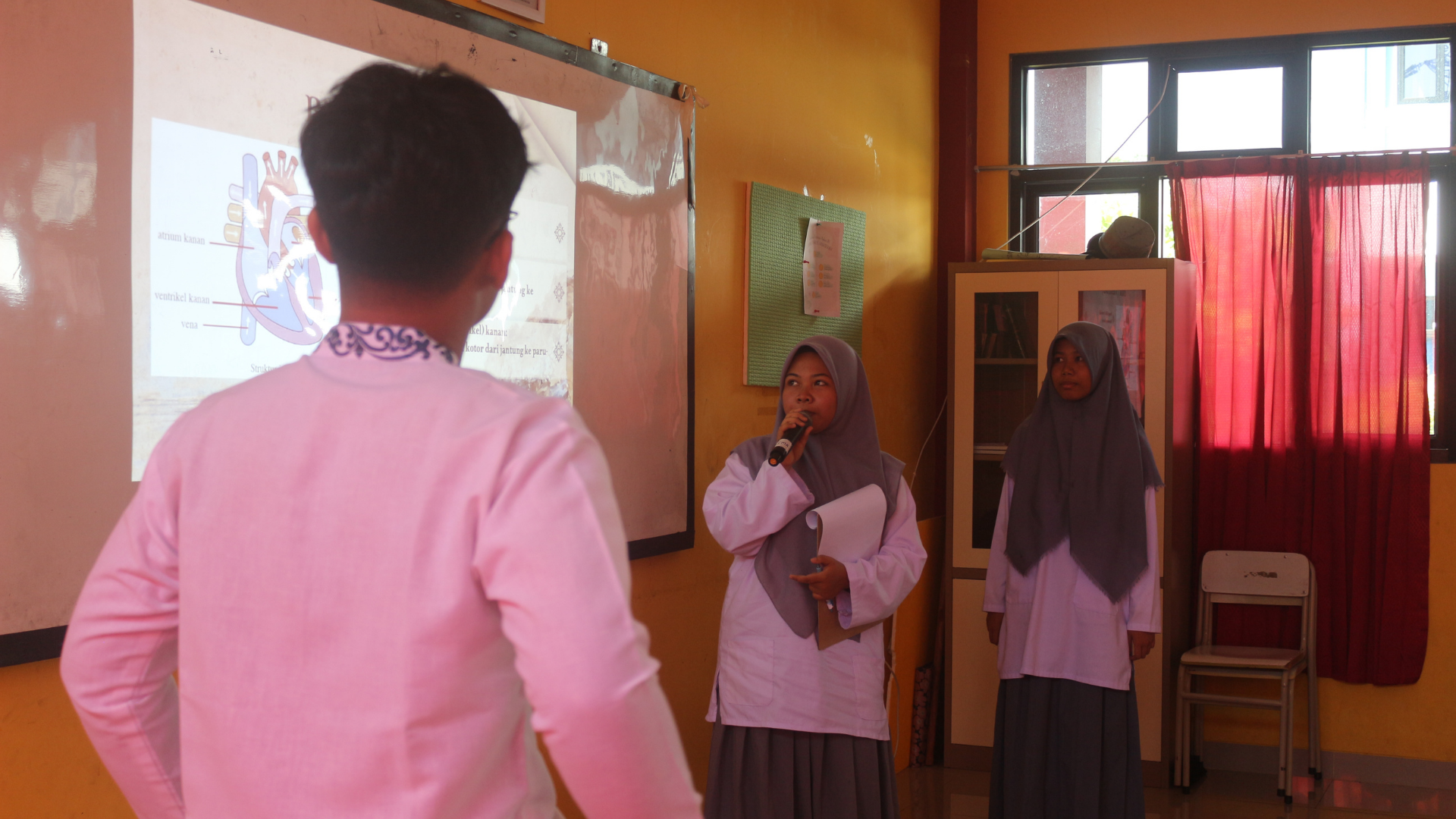 Suasana kelas SMAIT Ruhama