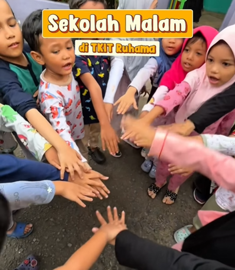 Sekolah Malam di TKIT Ruhama: Saat Tenda Kecil Mengajarkan Hal-Hal Besar